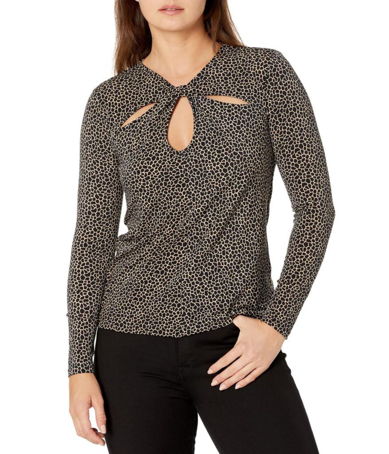 Petite Giraffe Twist Keyhole Top