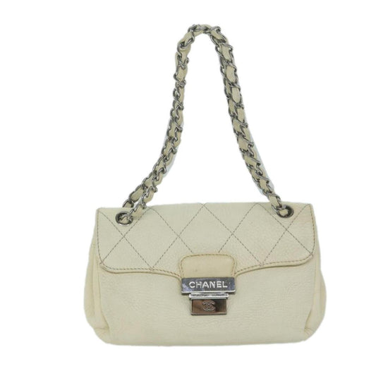 Chanel Flap Bag  Leather Shoulder Bag (Pre-Owned)