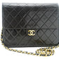 Chanel Flap Bag  Leather Shoulder Bag (Pre-Owned)