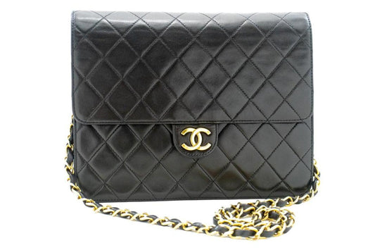 Chanel Flap Bag  Leather Shoulder Bag (Pre-Owned)