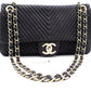 Chanel V-Stich  Leather Shoulder Bag (Pre-Owned)