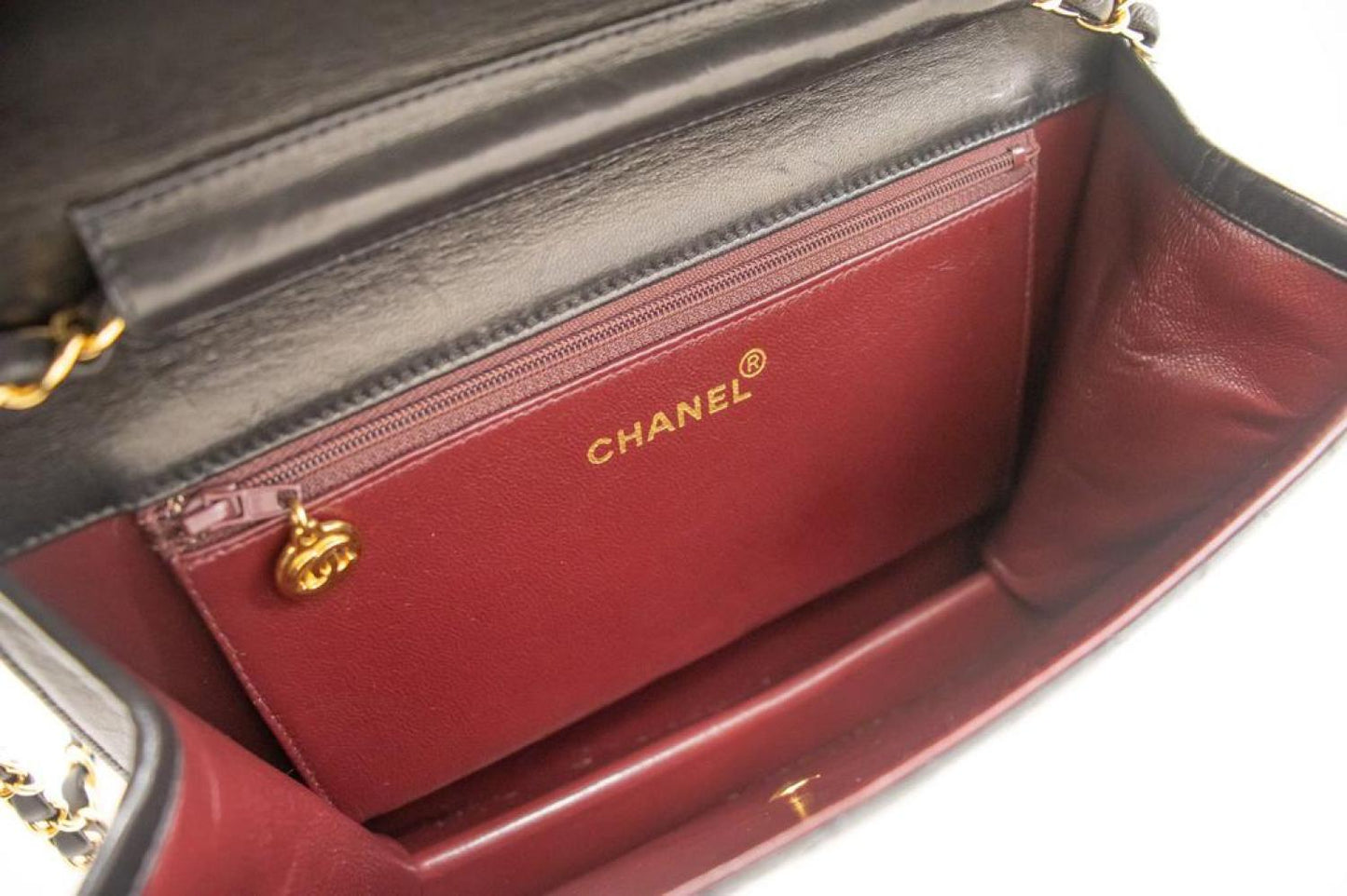 Chanel Matelassé Leather Shoulder Bag (Pre-Owned)