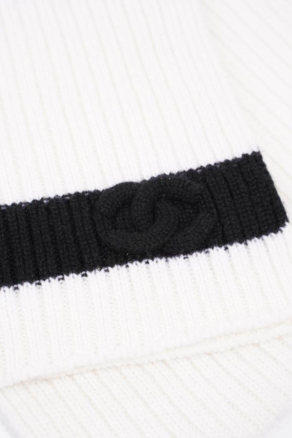 Chanel Ribbed Knit Scarf/  Cashmere