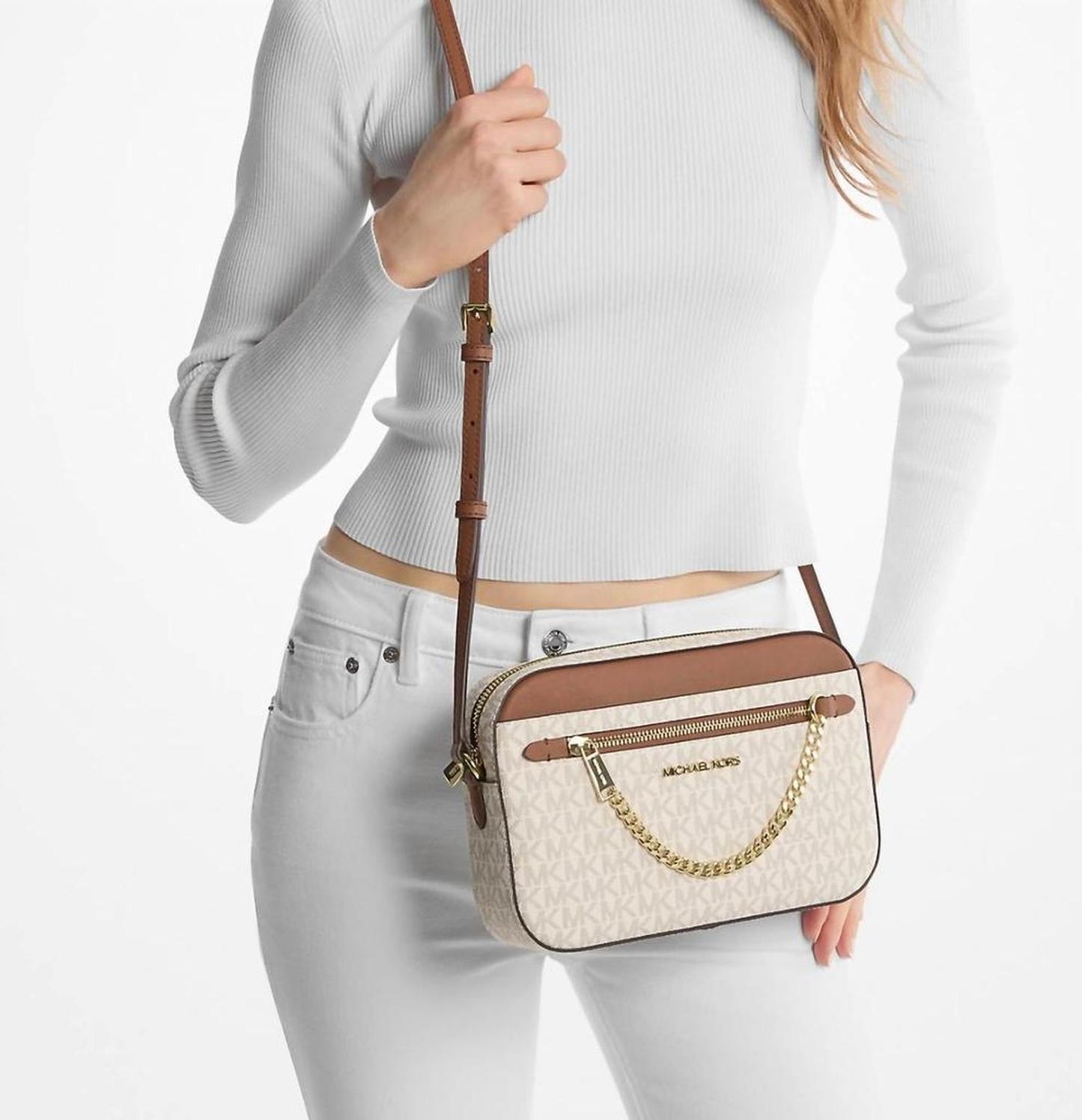 Jet Set Large Logo Crossbody Bag In Vanilla