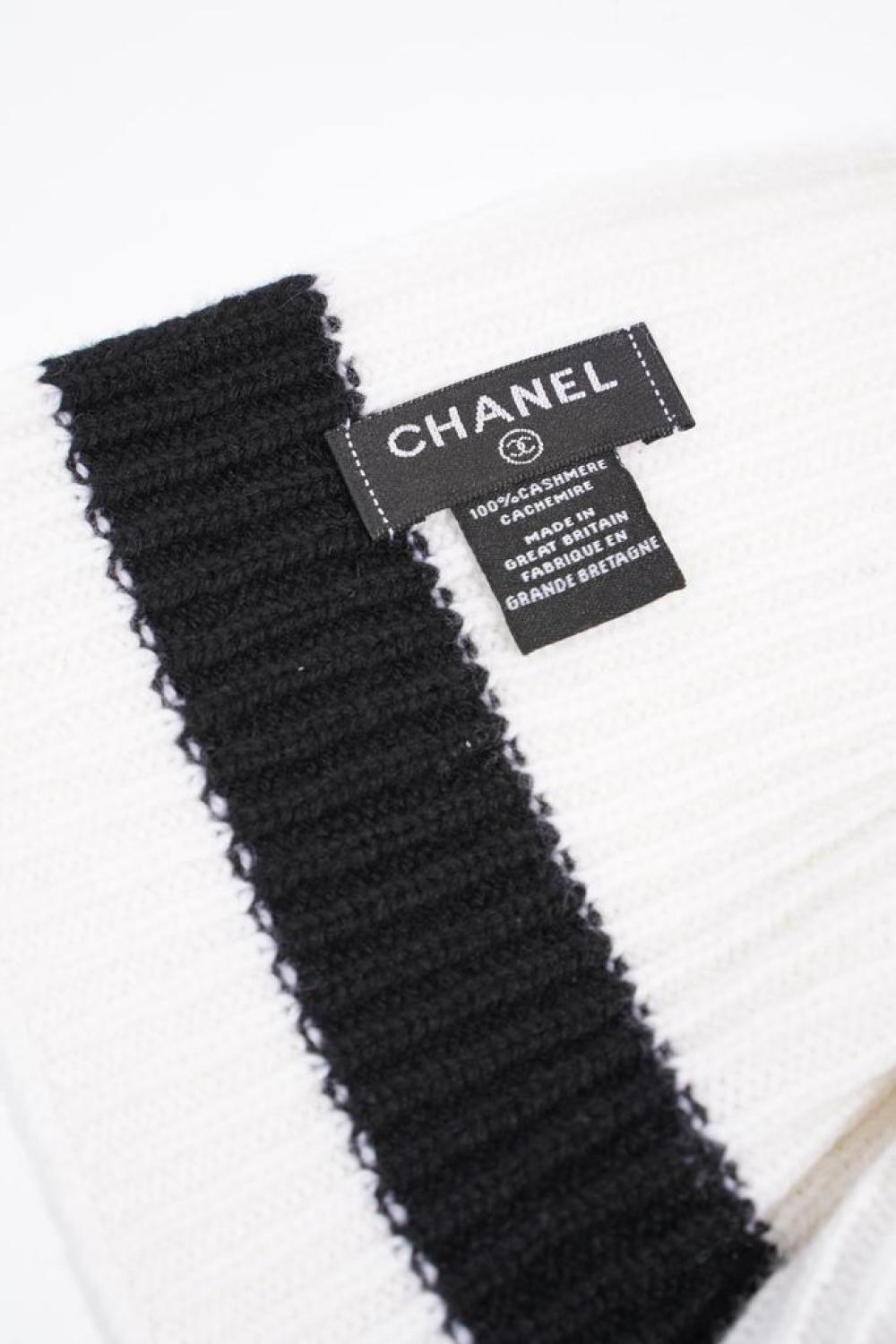 Chanel Ribbed Knit Scarf/  Cashmere