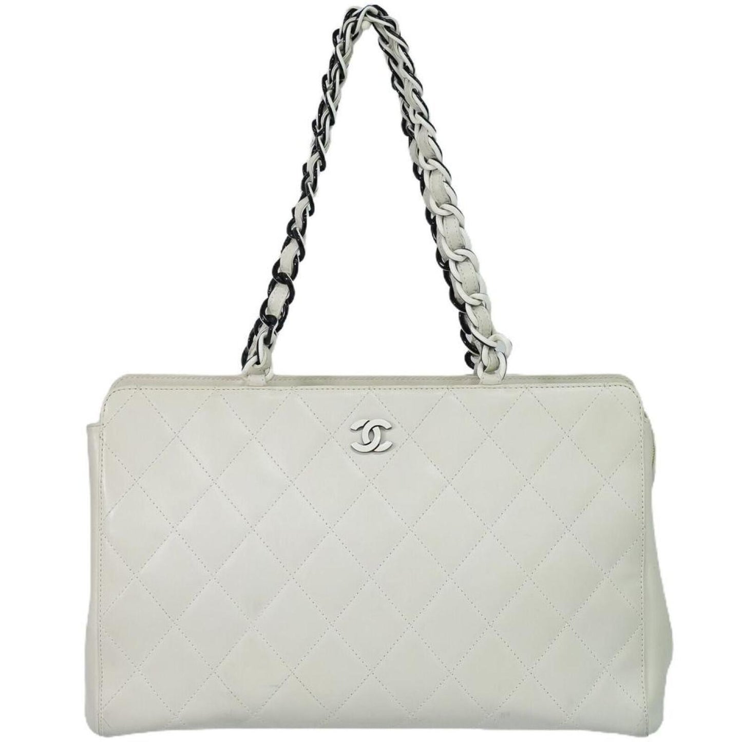 Chanel  Leather Shoulder Bag (Pre-Owned)