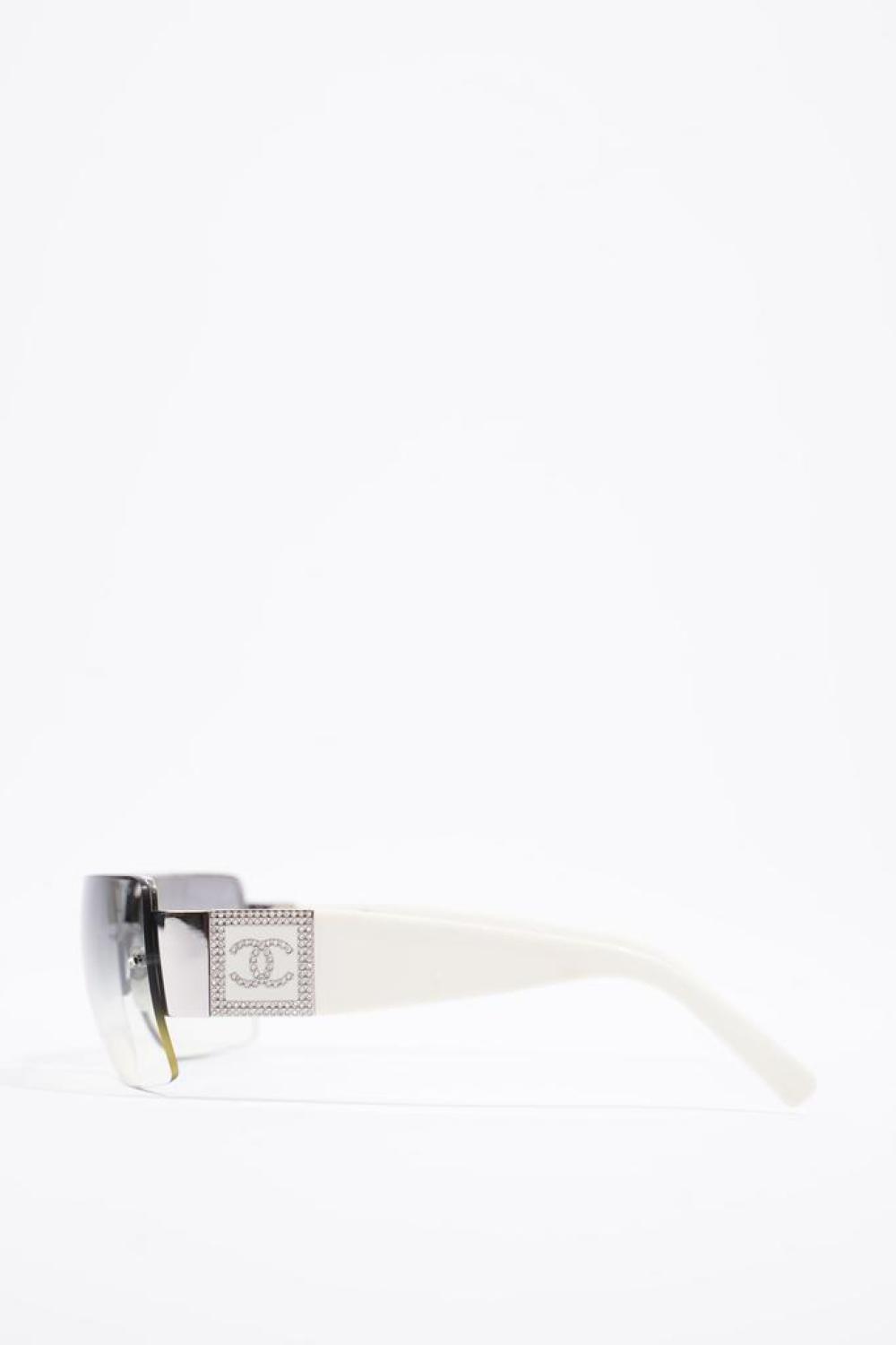 Chanel Crystal Cc Sunglasses Cream / Lens Acetate 62Mm 15Mm