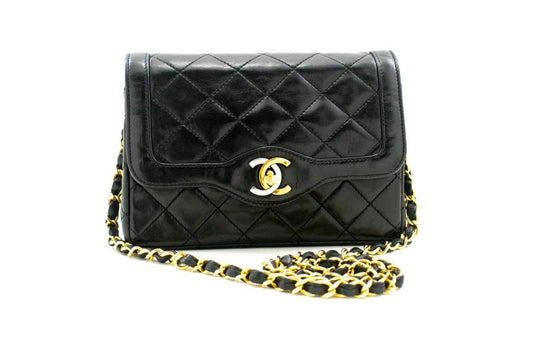 Chanel  Leather Shoulder Bag (Pre-Owned)