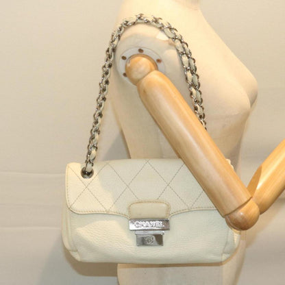 Chanel Flap Bag  Leather Shoulder Bag (Pre-Owned)