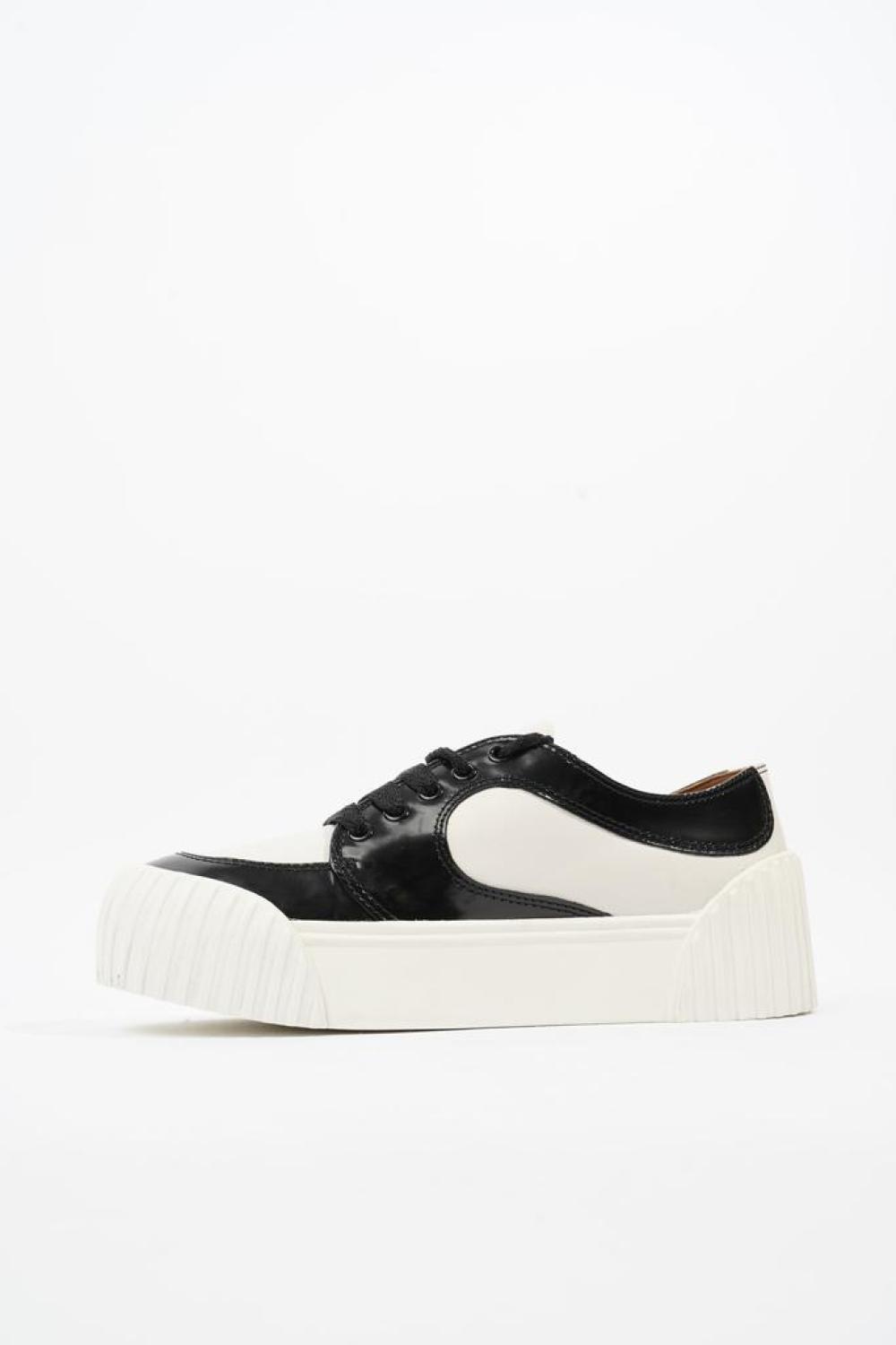 Court Sneakers  /  Calfskin Leather