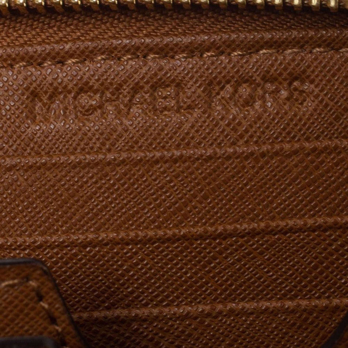 Michael Kors Leather Jet Set Zip Around Wristlet Wallet