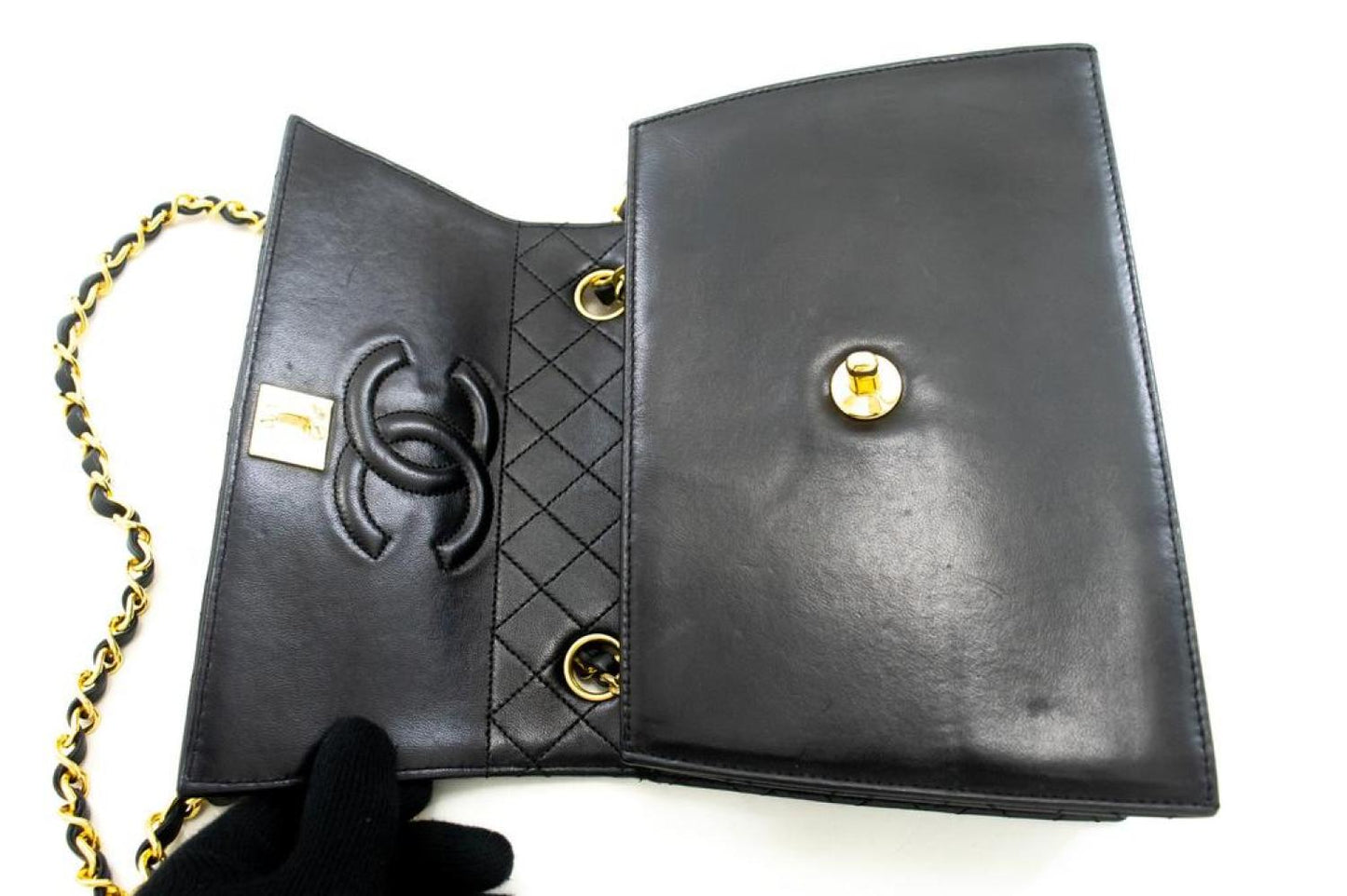 Chanel Matelassé  Leather Shoulder Bag (Pre-Owned)