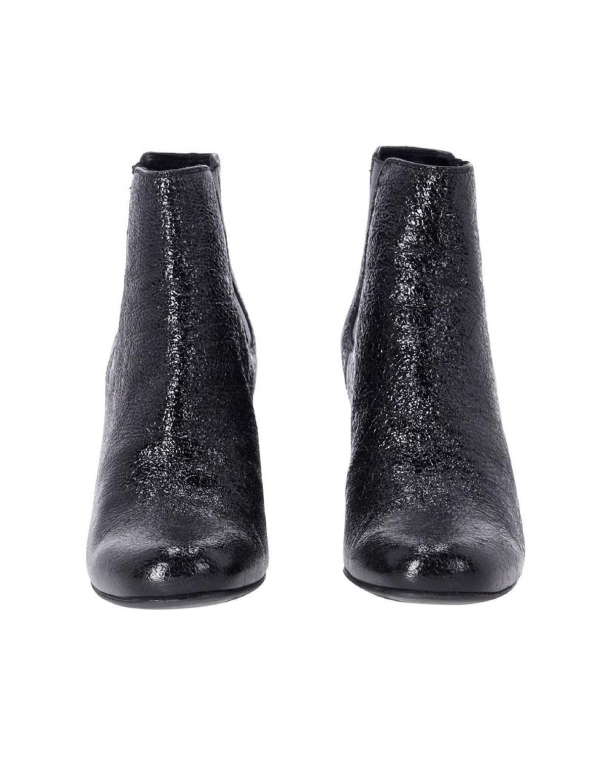 Saint Laurent High Heel Chelsea Boots in Black Leather