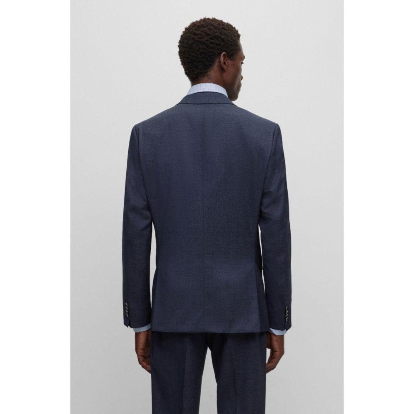 Slim-fit suit in virgin wool with signature lining