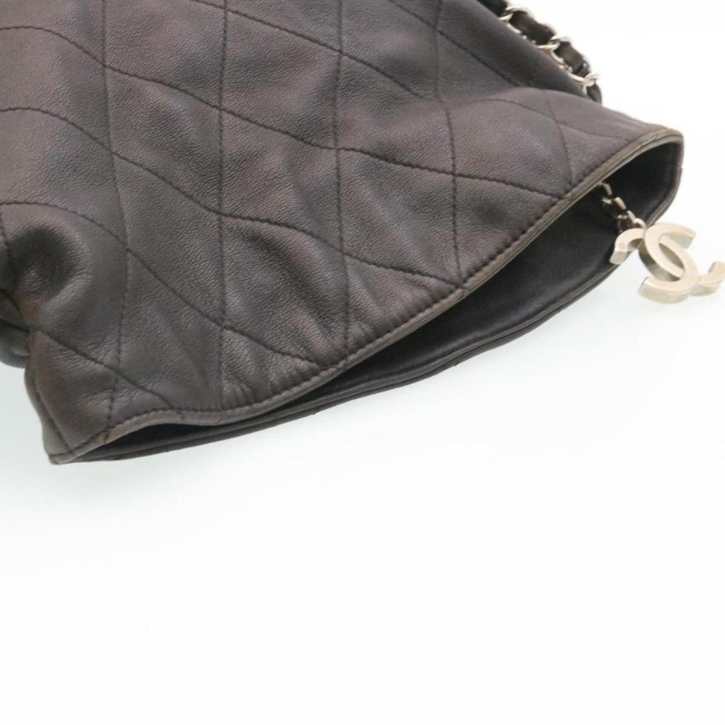 Chanel Matelassé Leather Shoulder Bag (Pre-Owned)