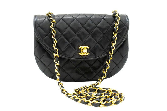 Chanel Flap Bag Leather Shoulder Bag (Pre-Owned)