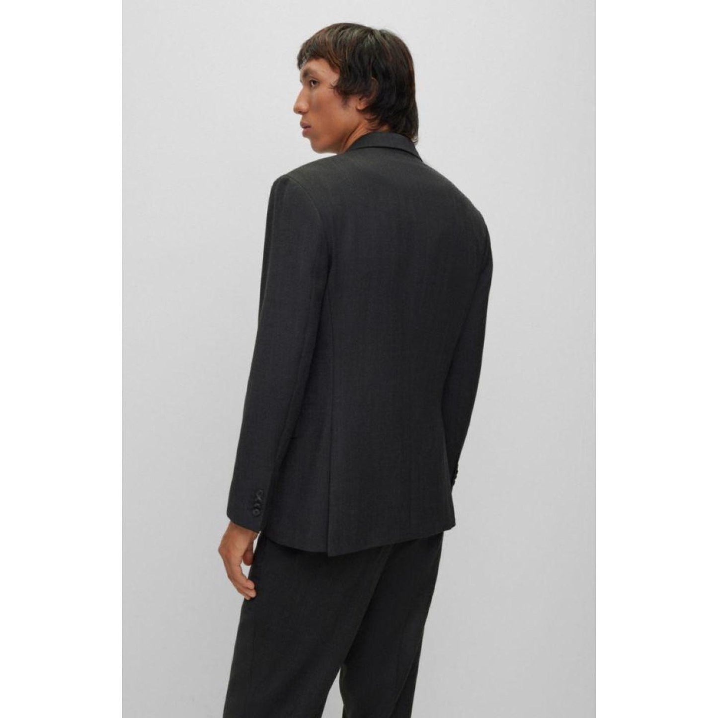 Double-breasted slim-fit suit in herringbone fabric