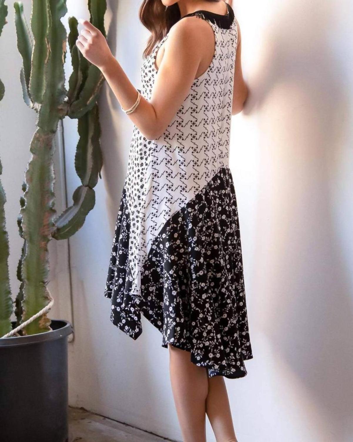 Claire Dress In Black/white Floral