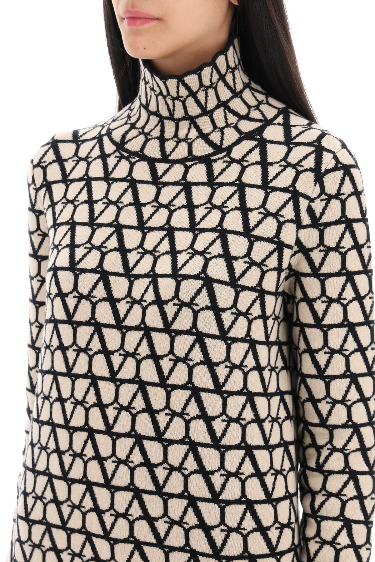 Valentino garavani toile iconographe funnel-neck sweater