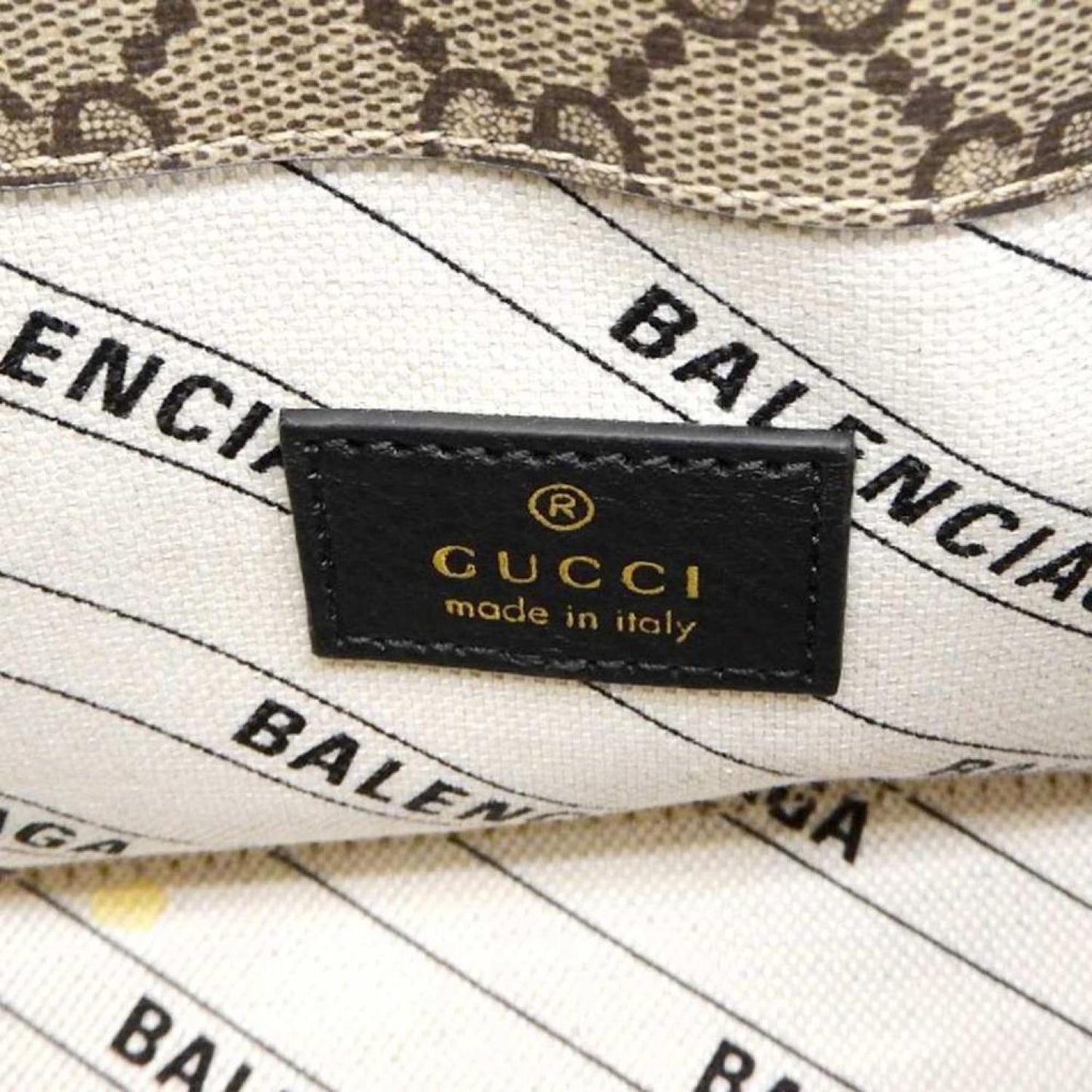 Gucci -- Canvas Handbag (Pre-Owned)