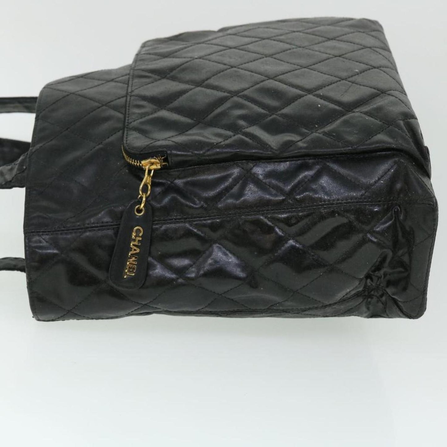 Chanel Matelassé  Patent Leather Shoulder Bag (Pre-Owned)