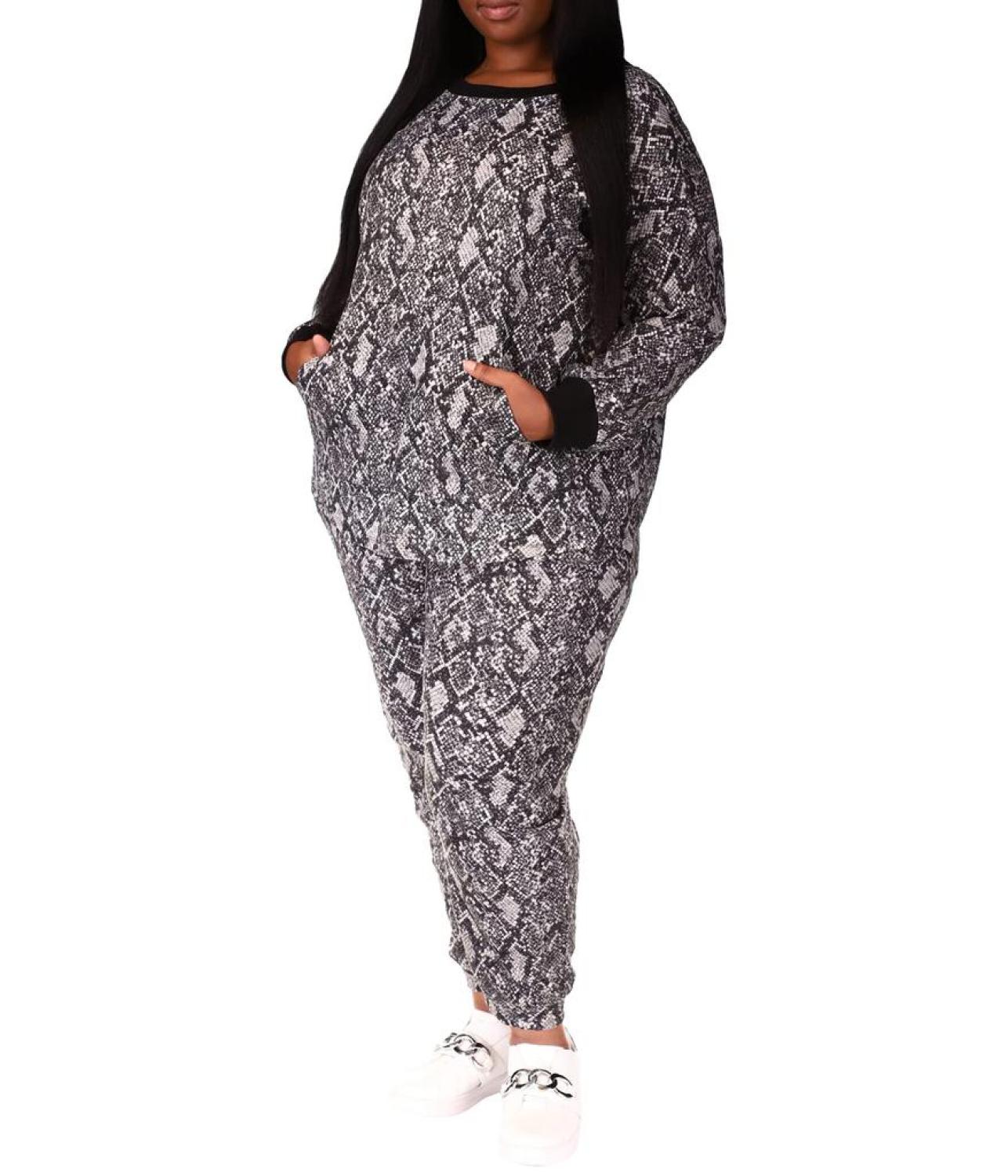 Plus Size Snake Waffle Pocket Pullover