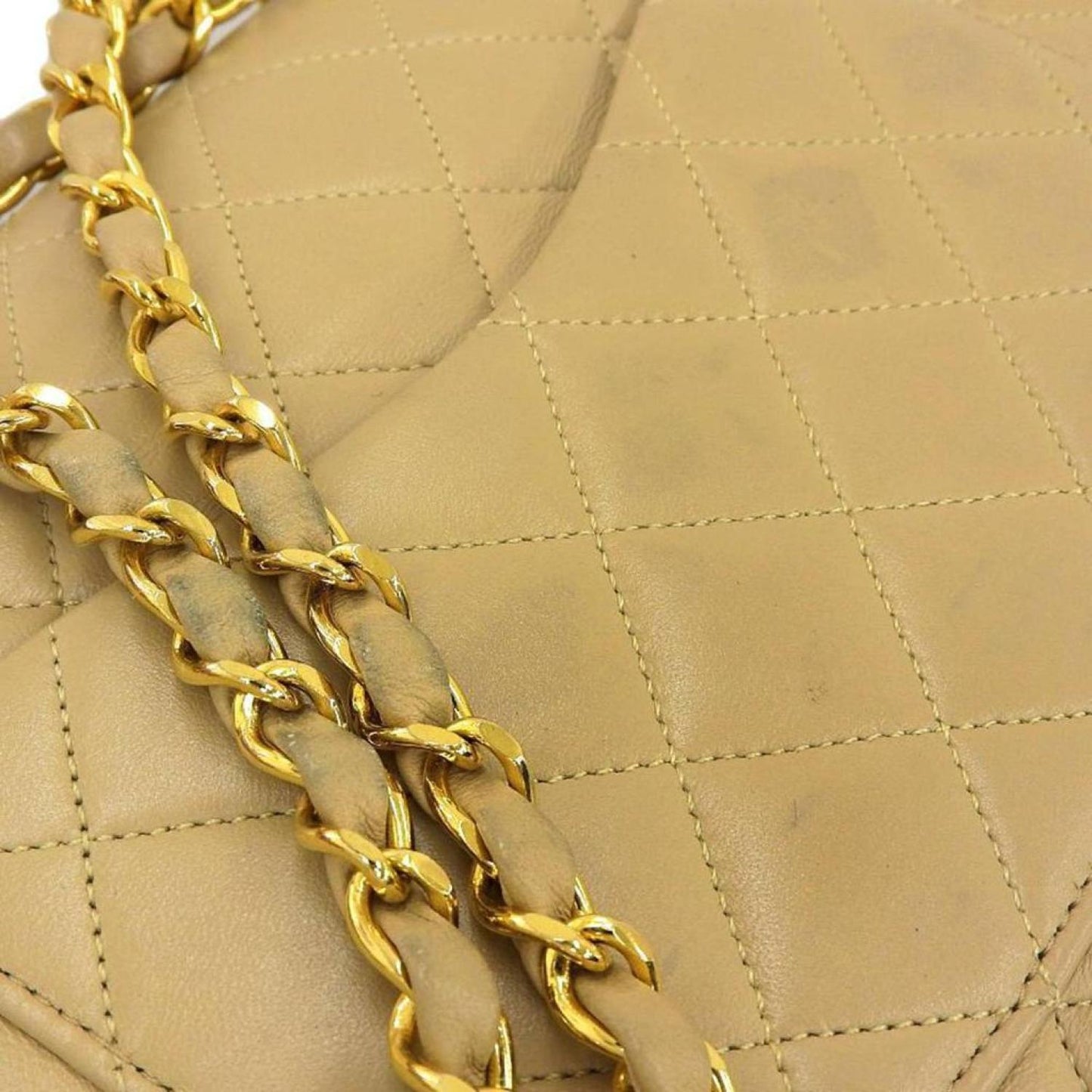 Chanel Classic Flap  Leather Shoulder Bag (Pre-Owned)