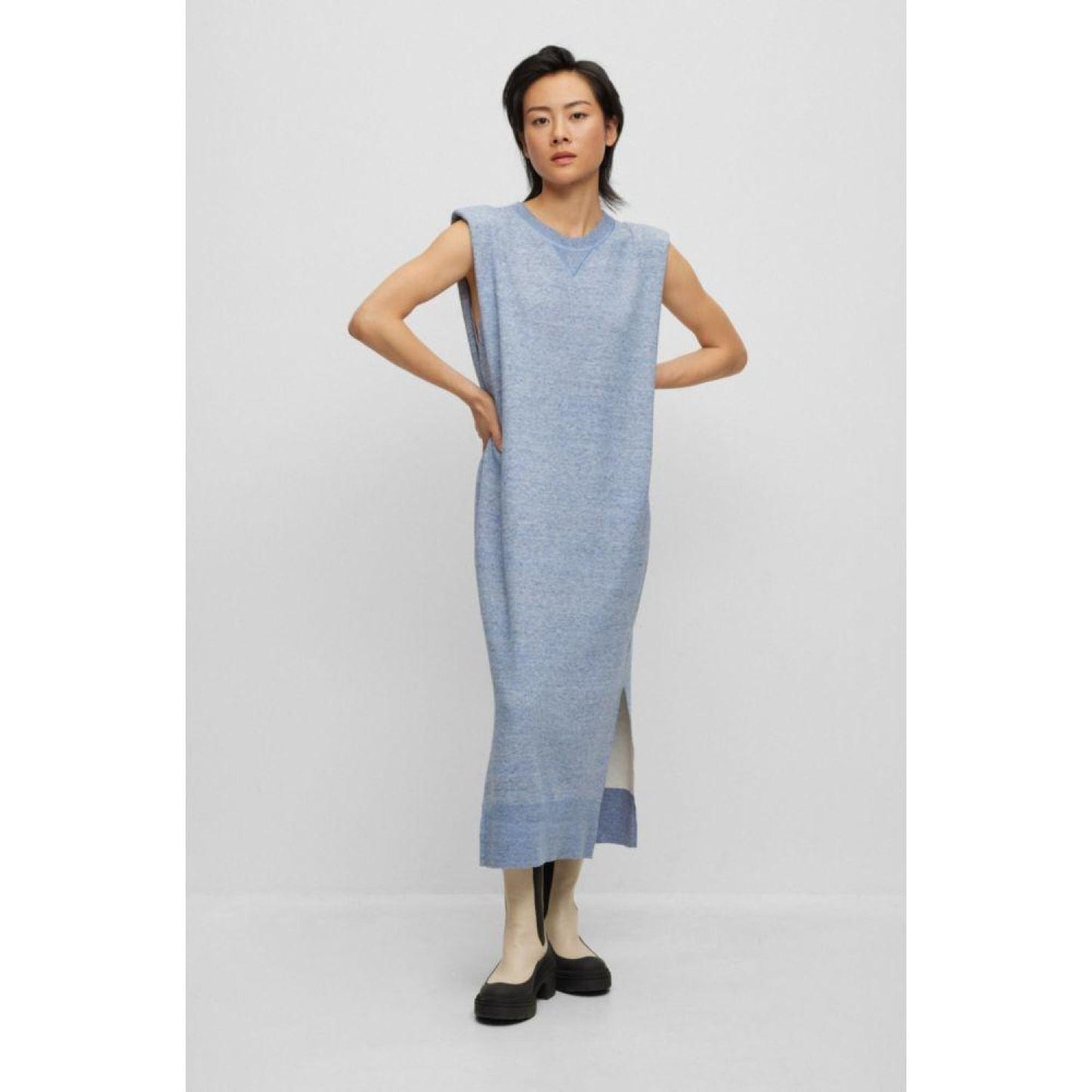 Sleeveless knitted sweatshirt-style dress in melange fabric