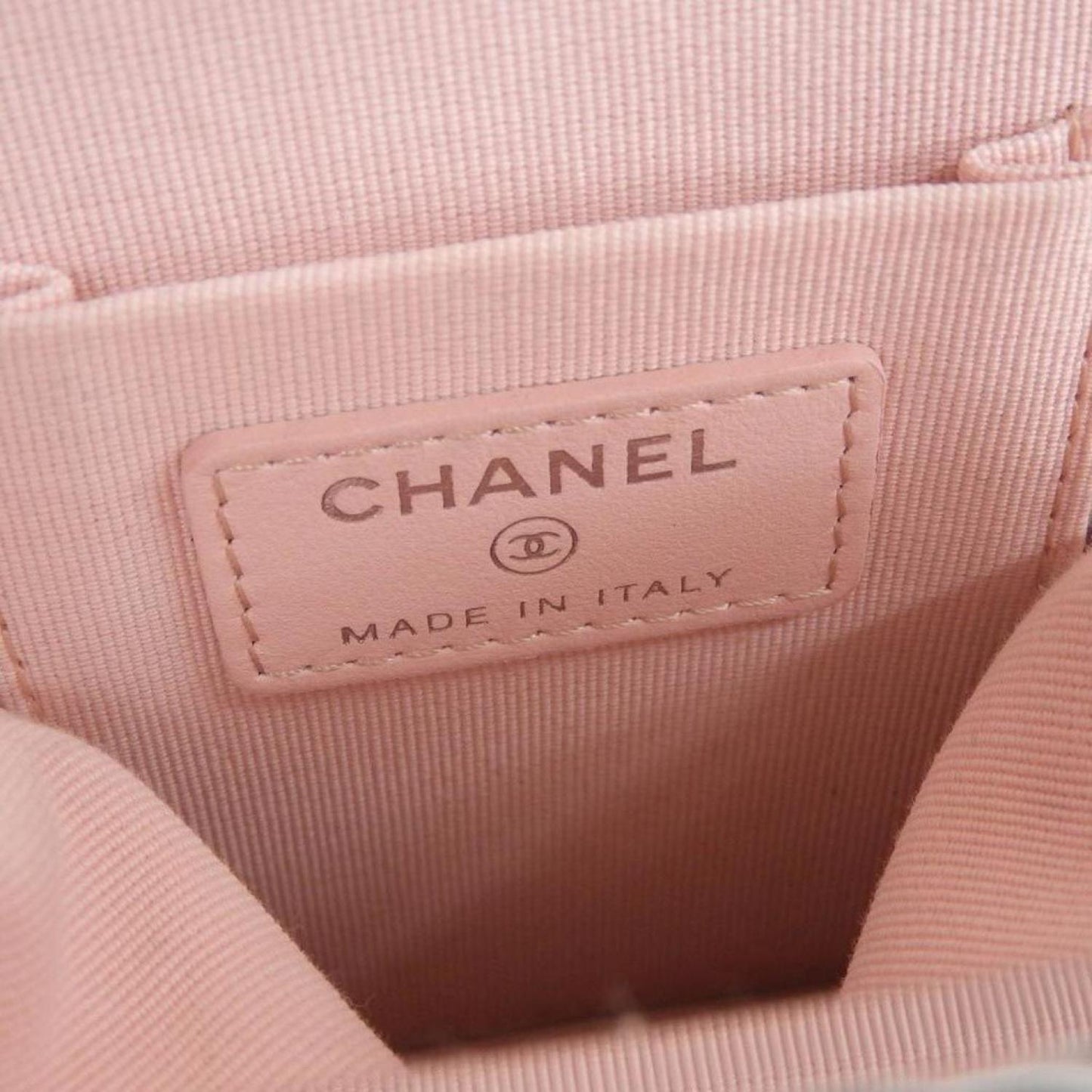 Chanel Leather Shoulder Bag (Pre-Owned)