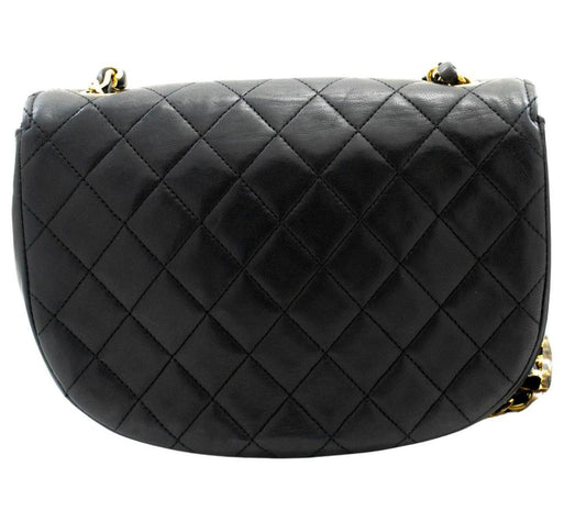 Chanel Flap Bag Leather Shoulder Bag (Pre-Owned)