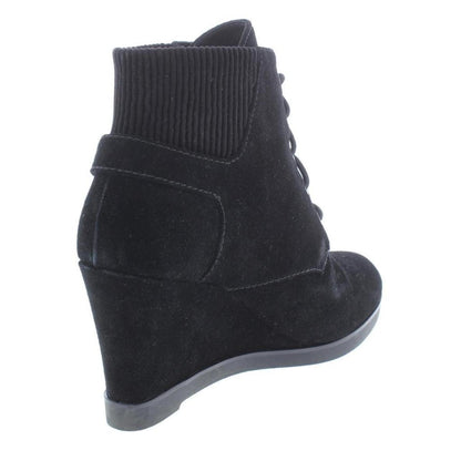 Carrigan Womens Suede Ankle Booties