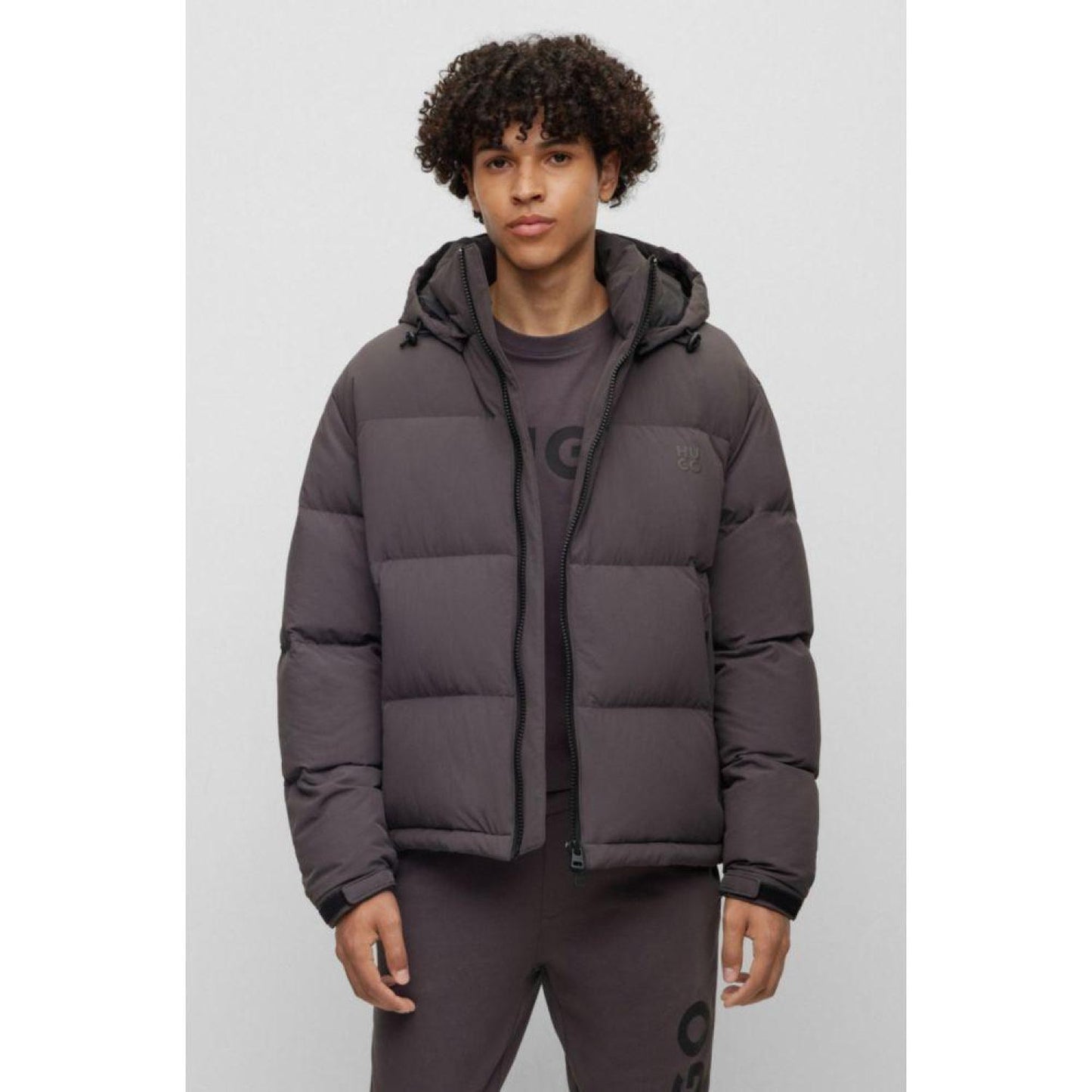 Water-repellent down jacket with detachable hood